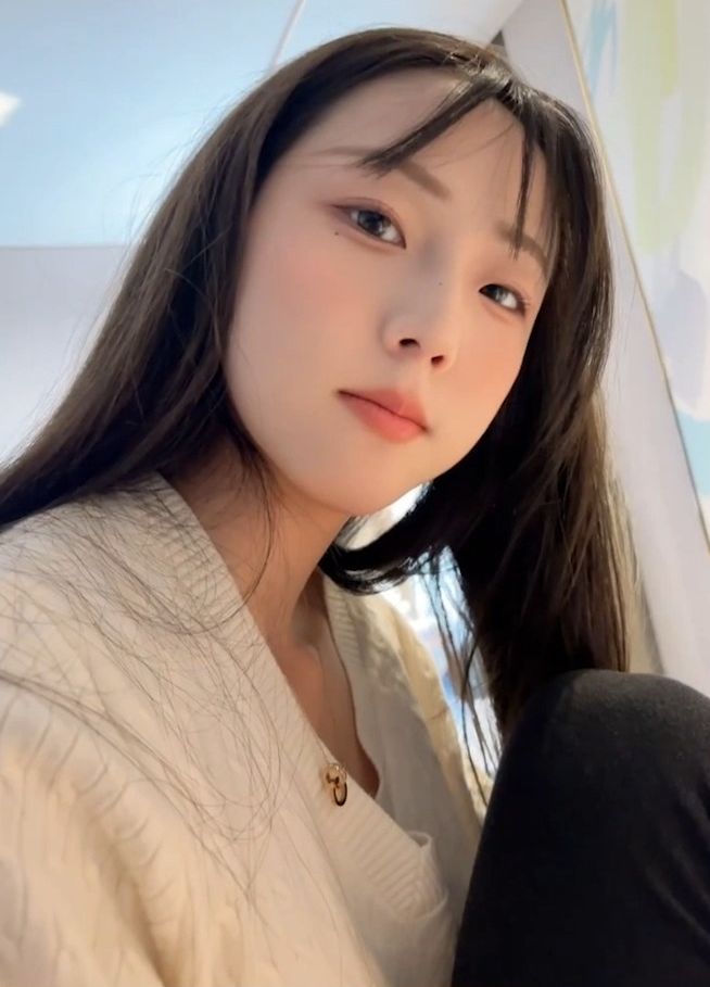 重磅更新极品大二校花 完美露脸 各个母狗超会流淫水骑马 YFj